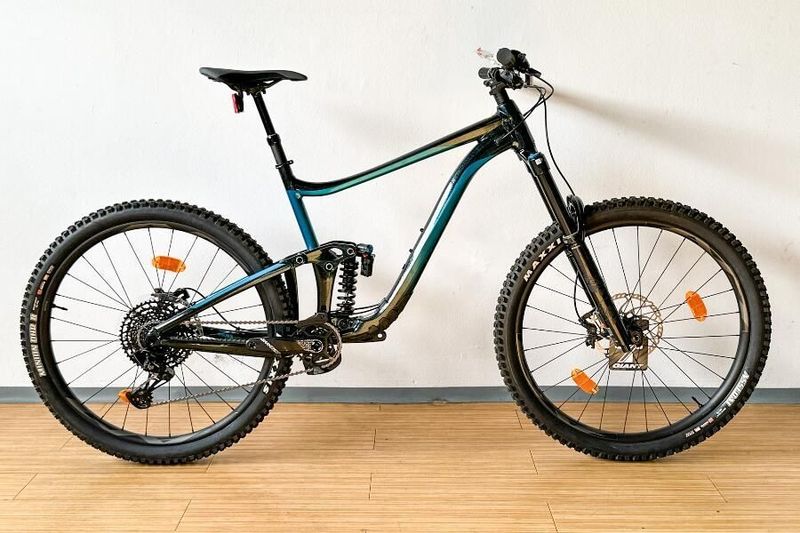 Celoodpružené kolo GIANT Reign SX 