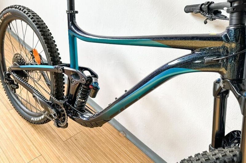 Celoodpružené kolo GIANT Reign SX 