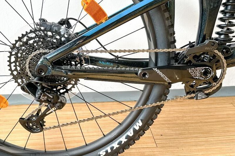 Celoodpružené kolo GIANT Reign SX 