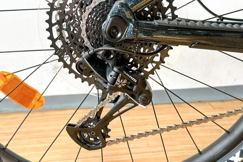 Celoodpružené kolo GIANT Reign SX 