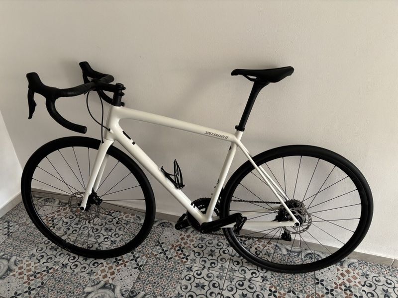 2025 Specialized Aethos Comp, Shimano 105 Di2, vel. 56