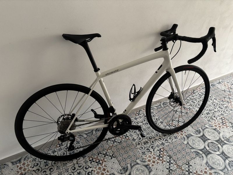 2025 Specialized Aethos Comp, Shimano 105 Di2, vel. 56
