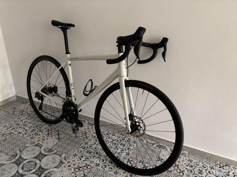 2025 Specialized Aethos Comp, Shimano 105 Di2, vel. 56