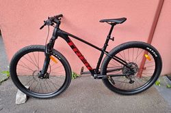 XC kolo TREK X-Caliber 9 + příslušenství. Záruka.