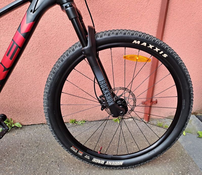 XC kolo TREK X-Caliber 9 + příslušenství. Záruka.