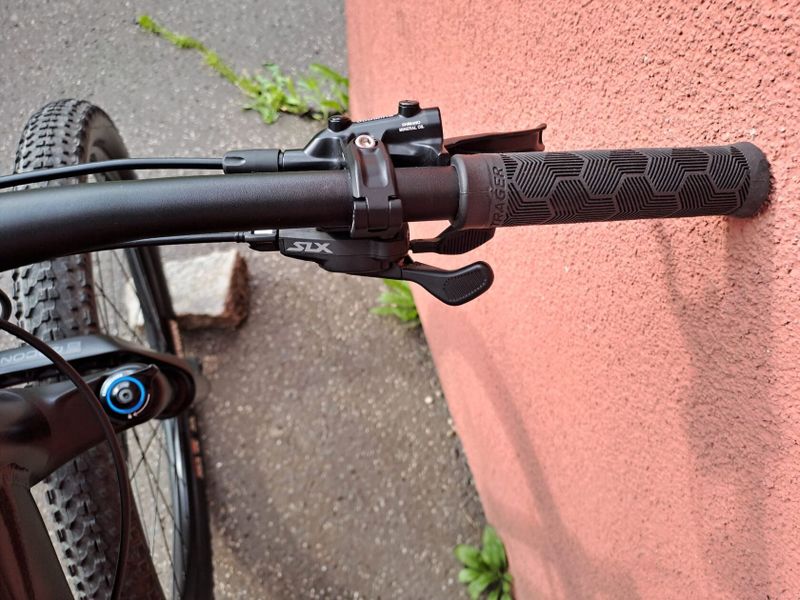 XC kolo TREK X-Caliber 9 + příslušenství. Záruka.