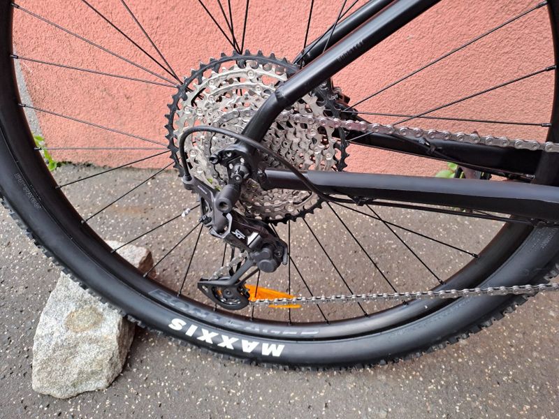 XC kolo TREK X-Caliber 9 + příslušenství. Záruka.