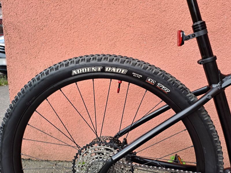XC kolo TREK X-Caliber 9 + příslušenství. Záruka.