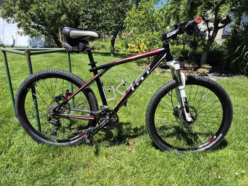 GT AVALANCHE 2.0 black - model 2012 2x180mm kotouč