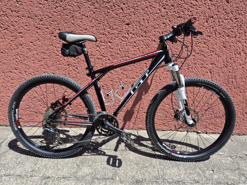 GT AVALANCHE 2.0 black - model 2012 2x180mm kotouč