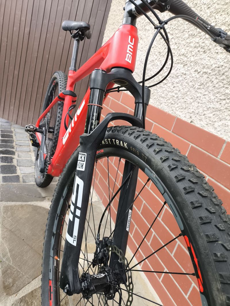 BMC Teamelite01 lehounké celokarbonové kolo na karbonových ráfcích