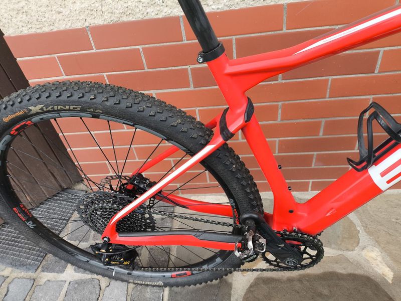 BMC Teamelite01 lehounké celokarbonové kolo na karbonových ráfcích