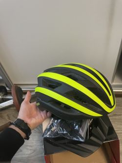 Cyklistická helma R2 EXPLORER ATH26D/L