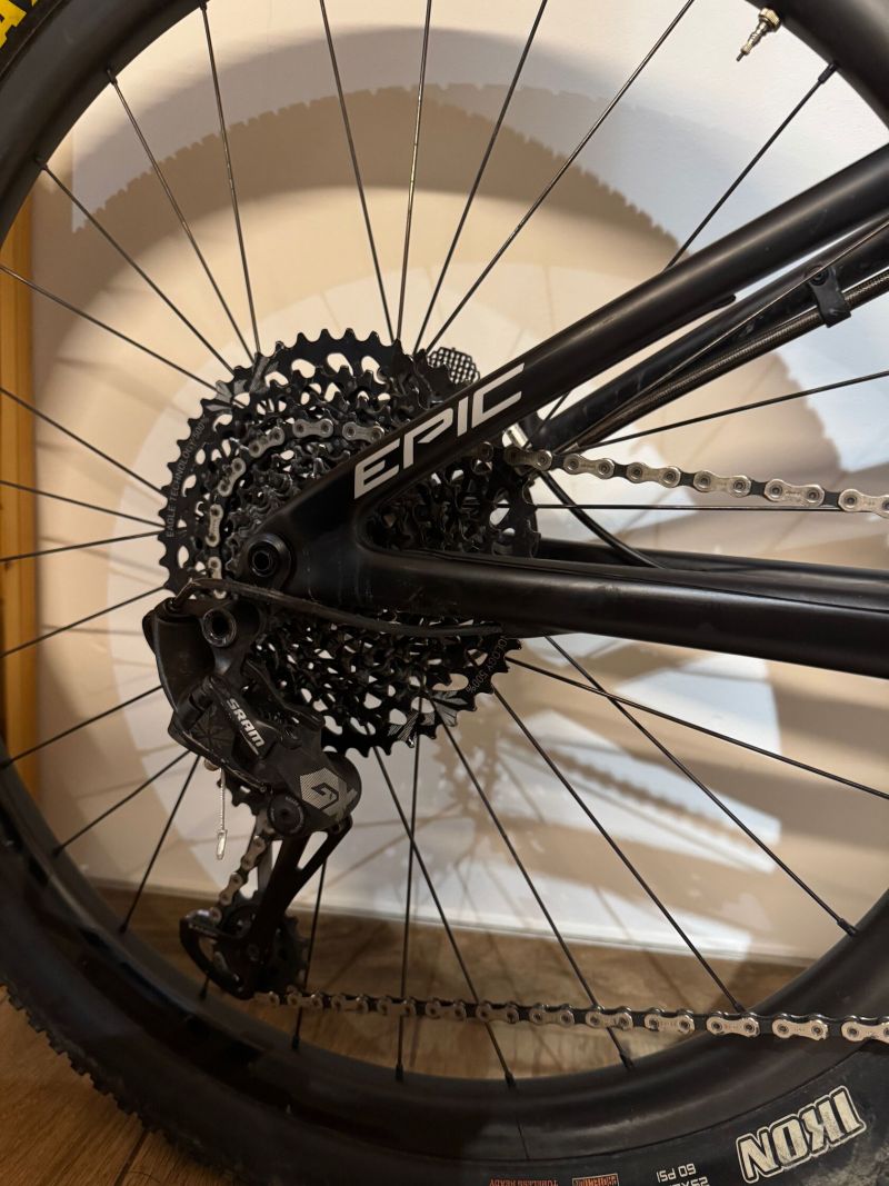 Specialized Epic Evo Expert 2020 – TOP stav, velikost M