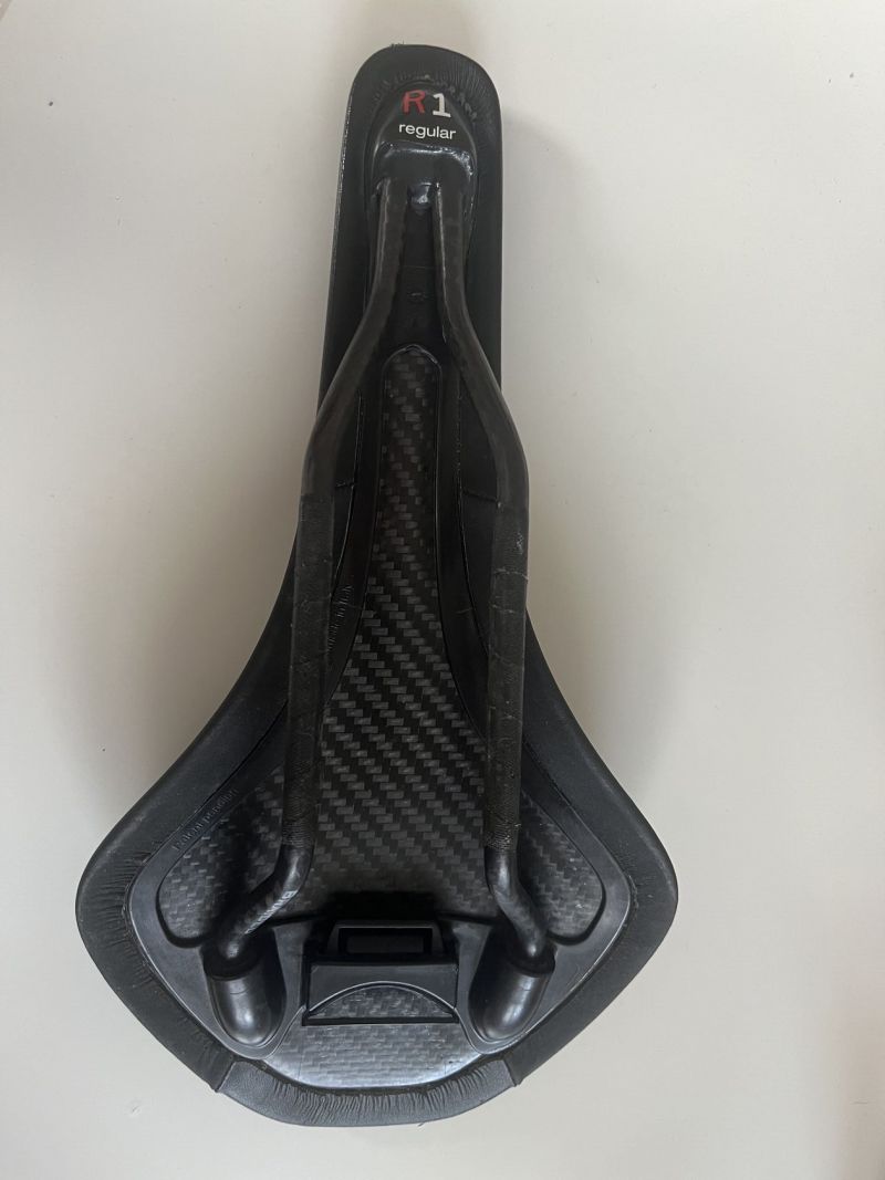 Prodám sedlo fizik antares R1 carbon