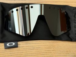 Náhradní sklo/zorník Oakley Sutro Lite Sweep Vented Prizm Black