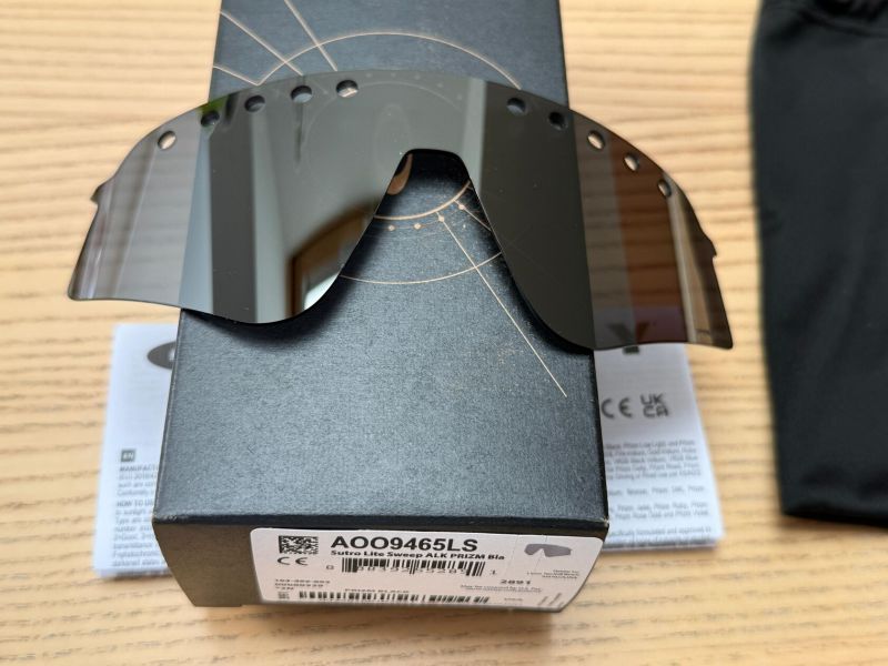 Náhradní sklo/zorník Oakley Sutro Lite Sweep Vented Prizm Black