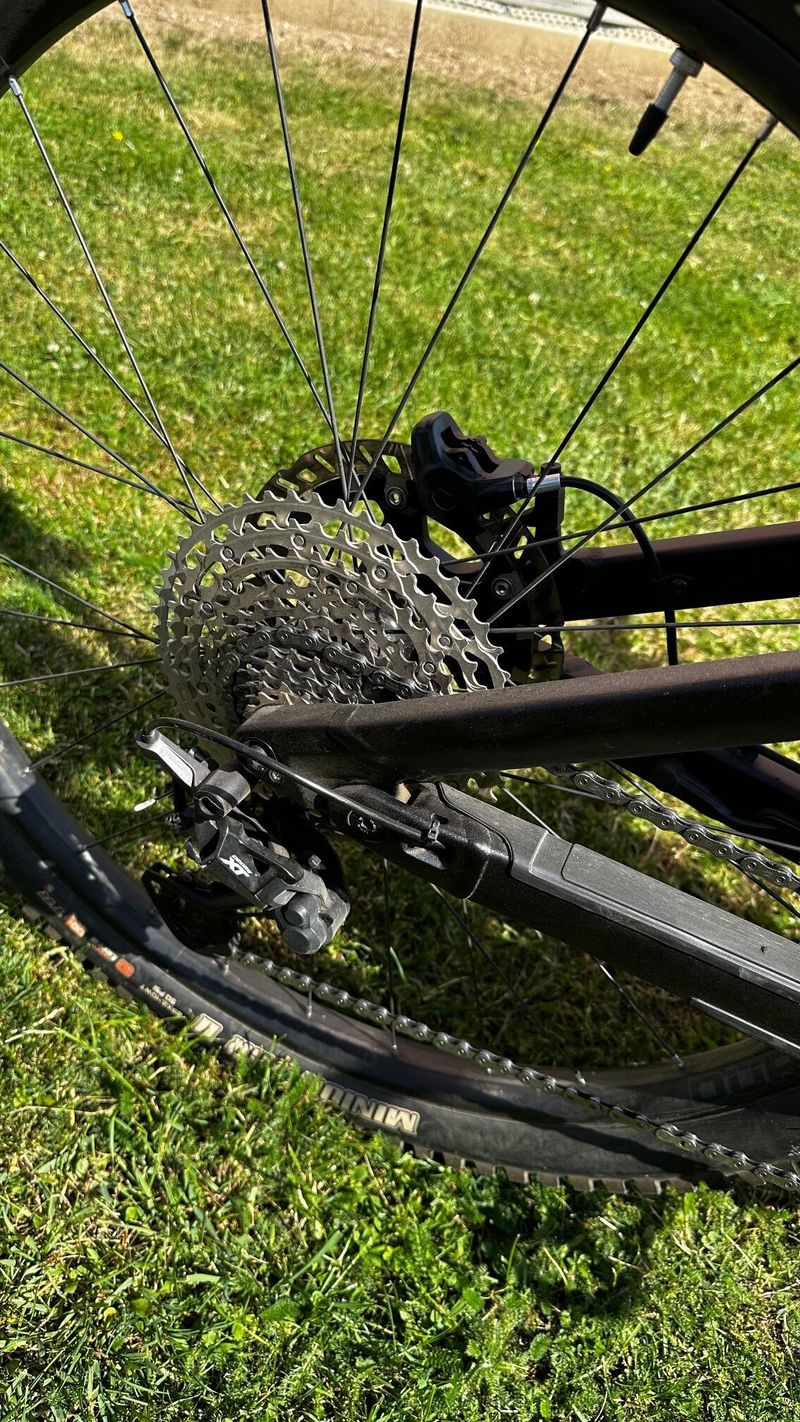 Karbonový e-bike RADON RENDER 8.0 625 - nájezd 1.400 km