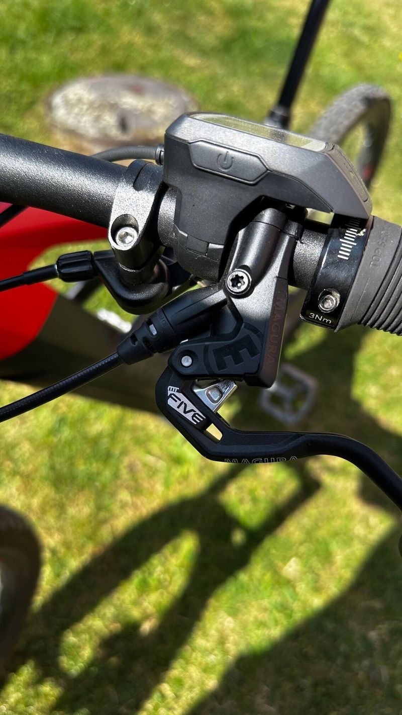 Karbonový e-bike RADON RENDER 8.0 625 - nájezd 1.400 km
