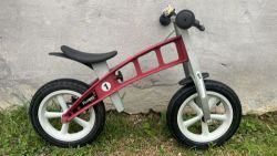 Odrážedlo FirstBike s adaptérem na snížení výšky