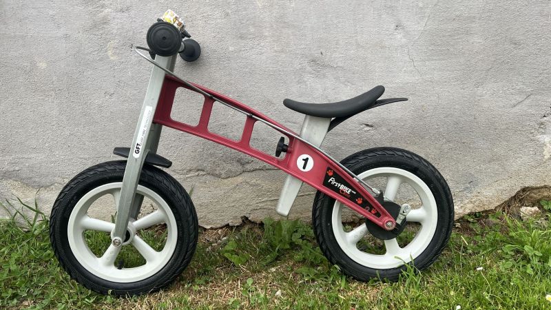 Odrážedlo FirstBike s adaptérem na snížení výšky