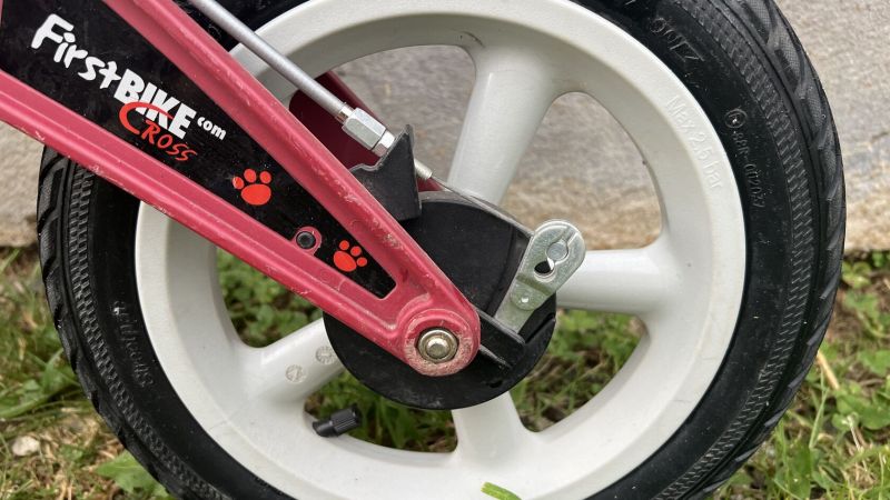 Odrážedlo FirstBike s adaptérem na snížení výšky