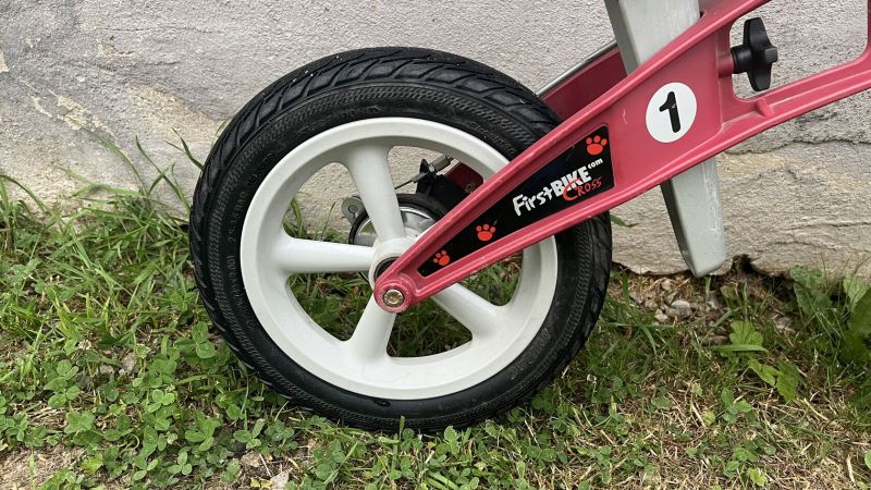 Odrážedlo FirstBike s adaptérem na snížení výšky
