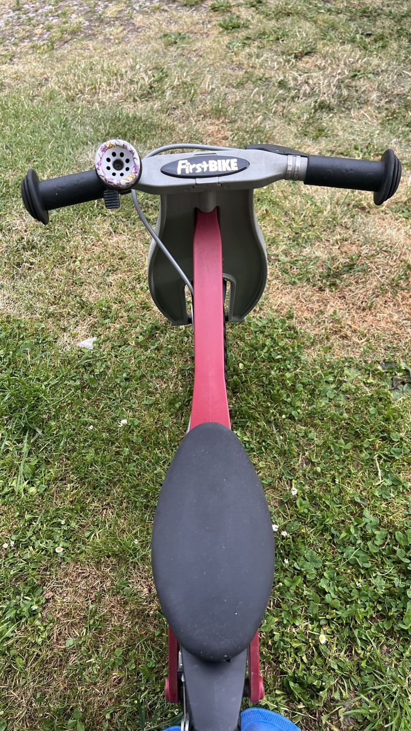 Odrážedlo FirstBike s adaptérem na snížení výšky
