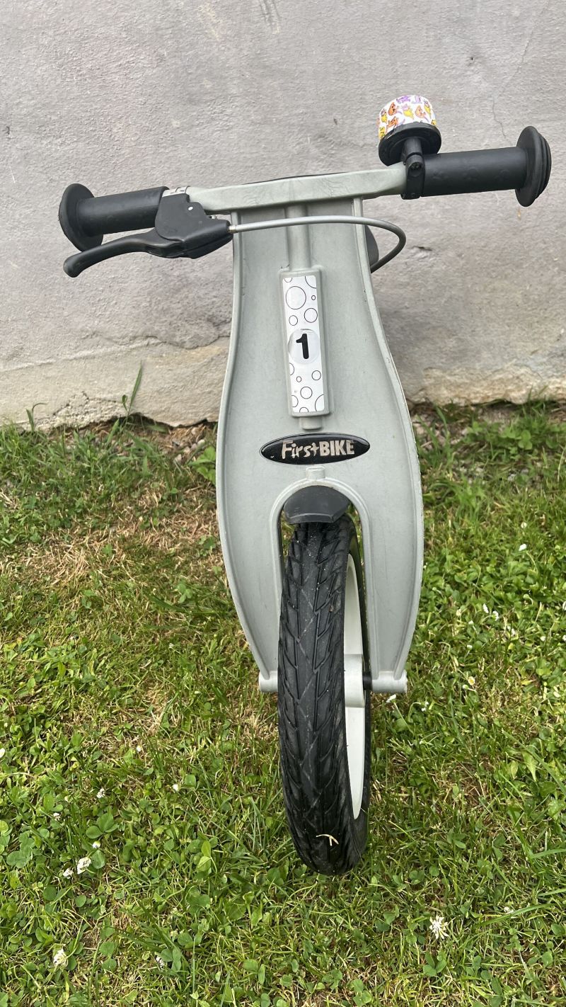 Odrážedlo FirstBike s adaptérem na snížení výšky