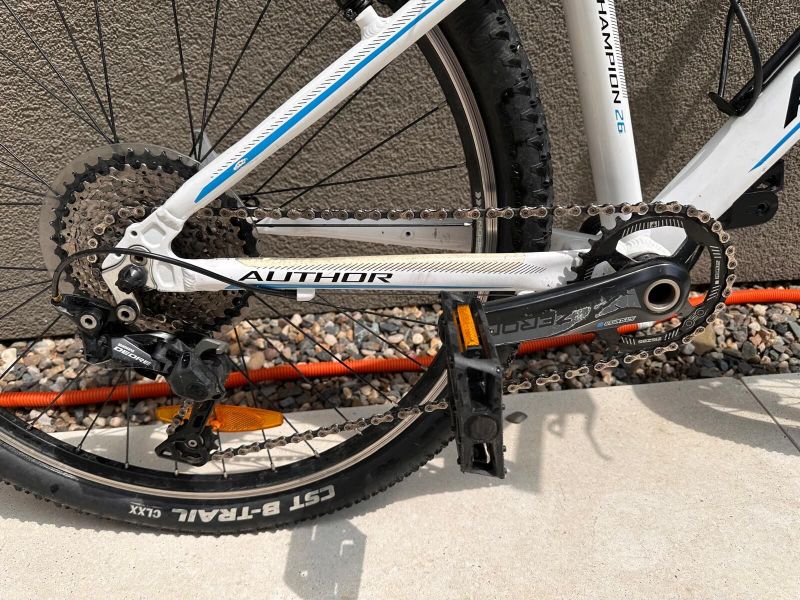 Prodám horské kolo Author Champion 26 – lehké juniorské MTB s hliníkovým rámem a sportovním osazením