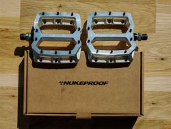 pedály NUKEPROOF HORIZON Pro CroMo DH Flat, stříbrné