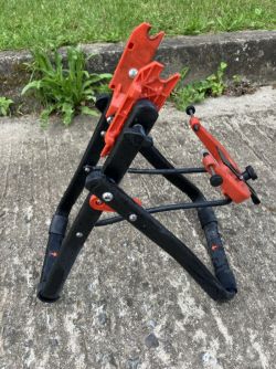 Centrovací stolice / vidlice Super B TB-PF25
