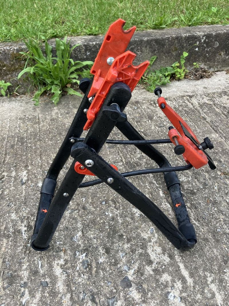 Centrovací stolice / vidlice Super B TB-PF25