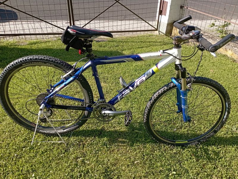 Ravo Racing XC vel. M 17"