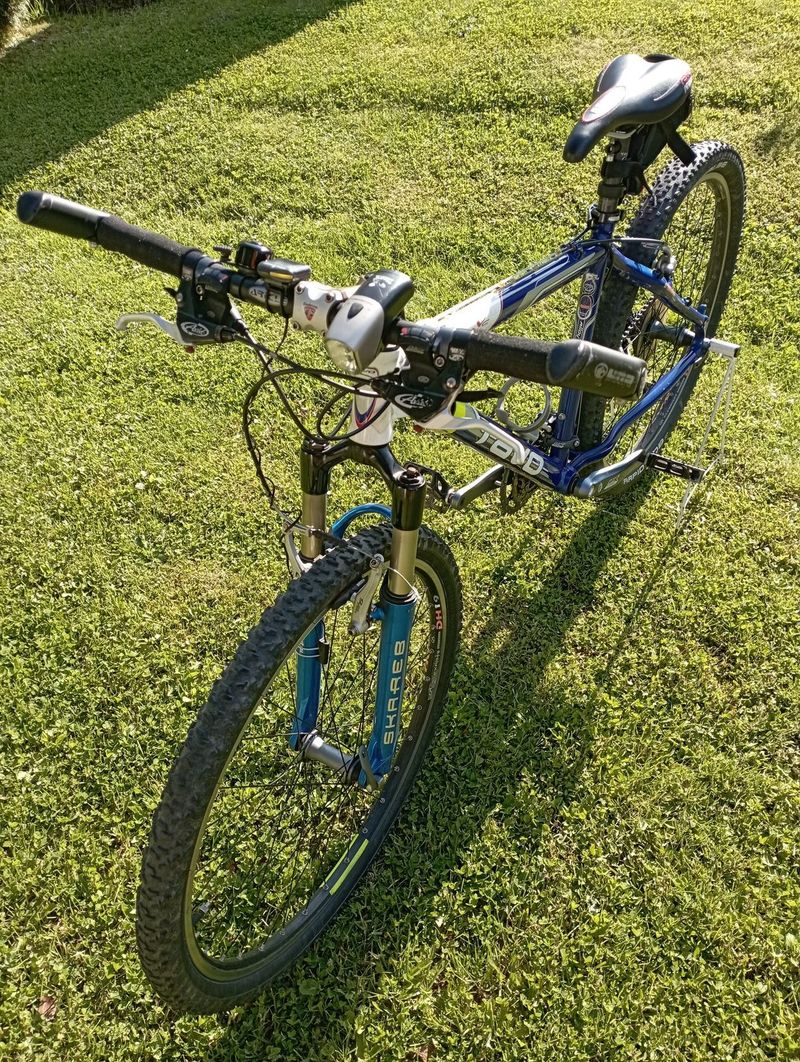 Ravo Racing XC vel. M 17"