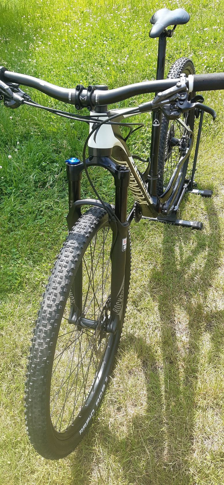 KARBONOVÉ HORSKÉ KOLO SPECIALIZED