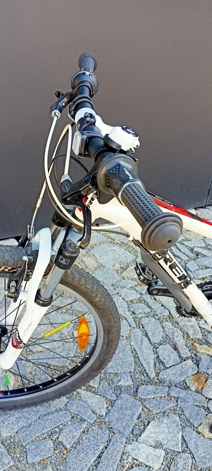 Trek MT240