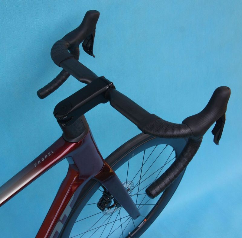 GIANT Propel Advanced Pro 0 Di2 – závodní aero silnička - NOVÁ