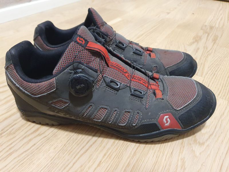 Prodám tretry SCOTT SPORT CRUS-R BOA anthracit/red 