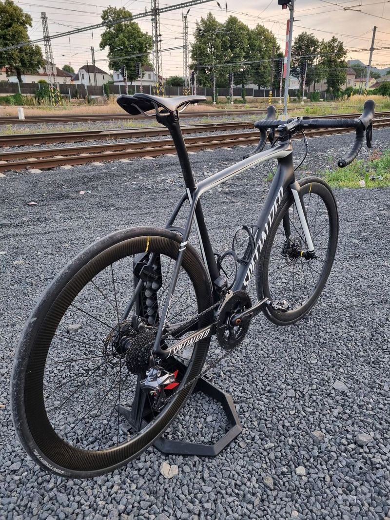 Specialized Tarmac Disc Di2