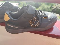 Five Ten boty Hellcat - Carbon/Oat/Chacoa / vel.42
