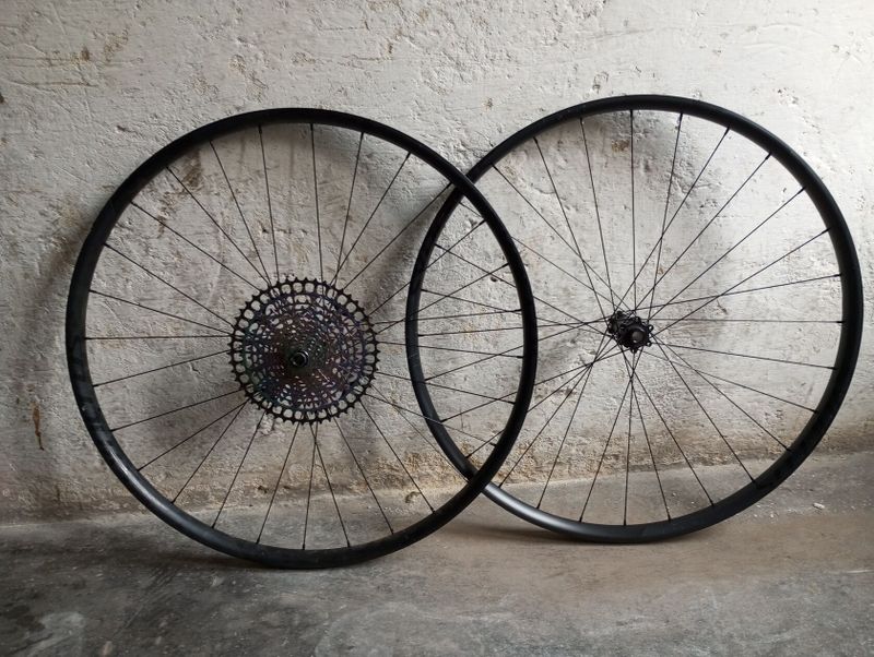 Syncros - set zapletených kol MTB 29" boost