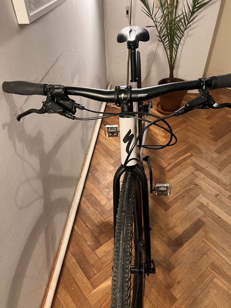 Trekingové kolo Specialized Sirrus X 2.0