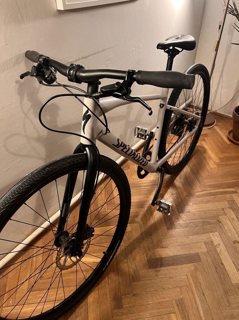 Trekingové kolo Specialized Sirrus X 2.0