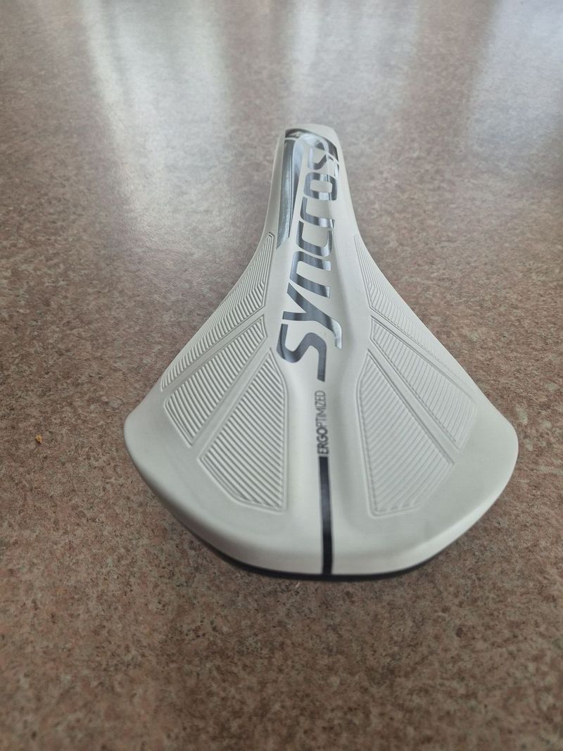 Sedlo Syncros XR1.0 Carbon white narrow 