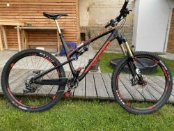Prodám trailové kolo Rocky Mountain Altitude 2015