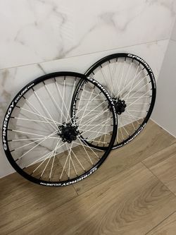 Prodám zapletená kola Spinergy xyclone
