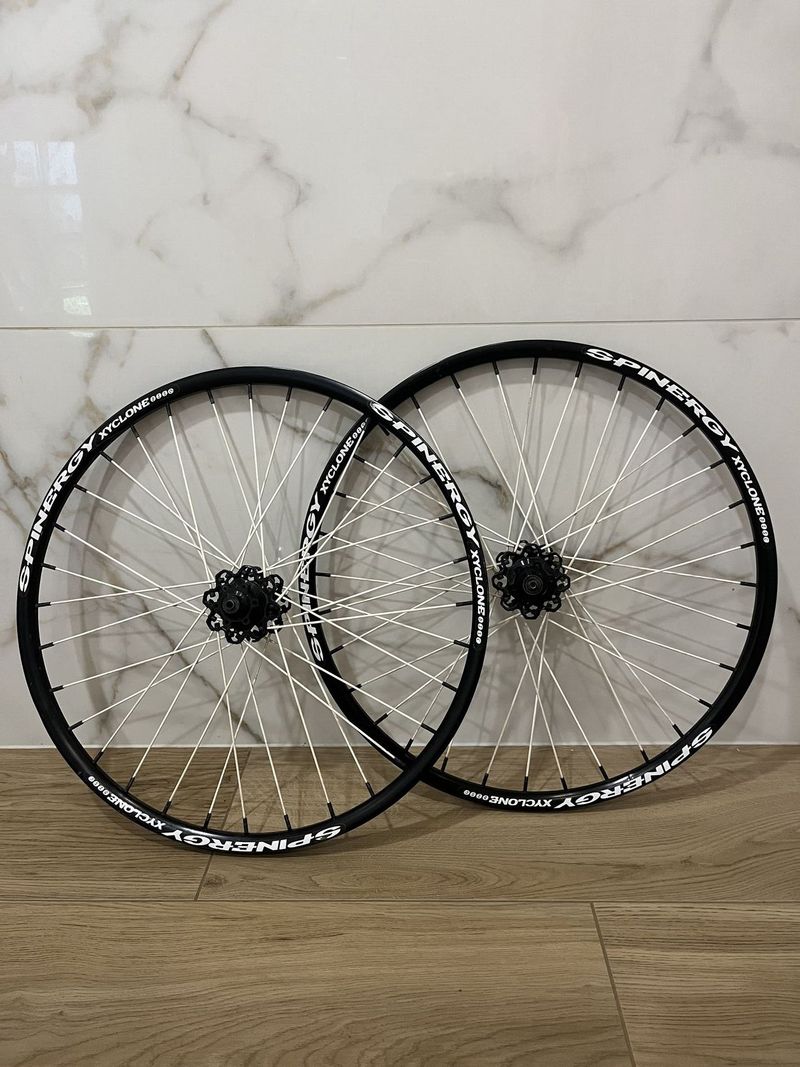 Prodám zapletená kola Spinergy xyclone
