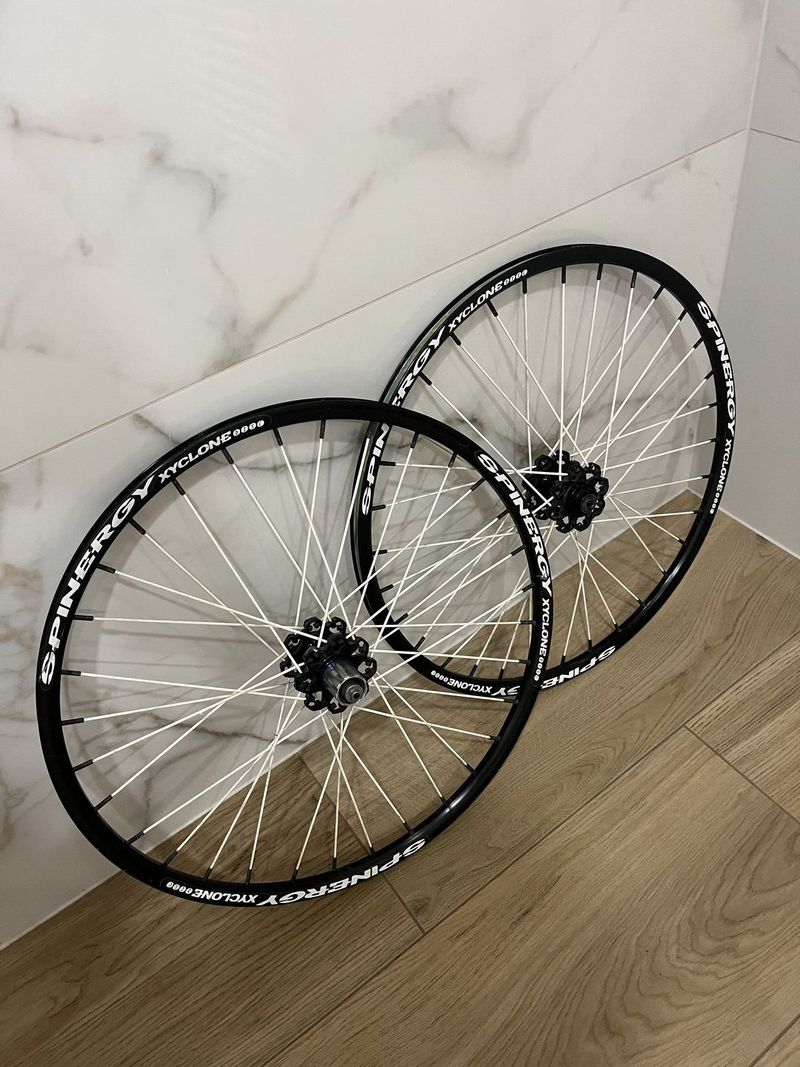 Prodám zapletená kola Spinergy xyclone