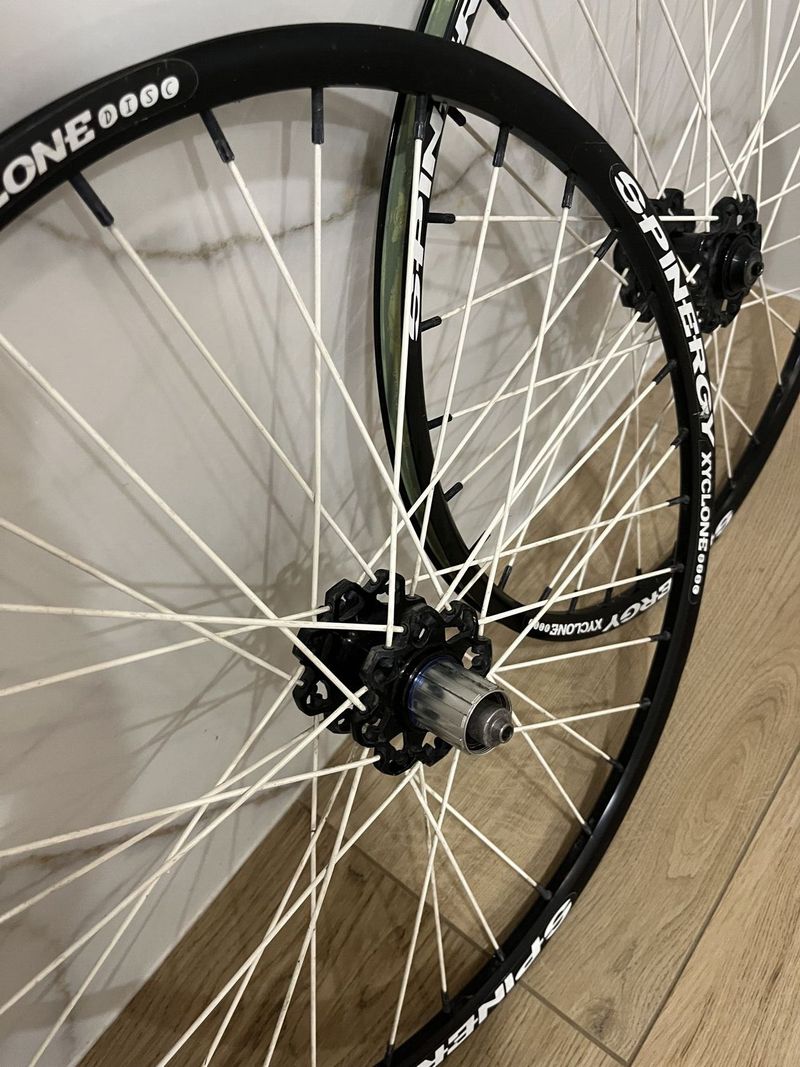 Prodám zapletená kola Spinergy xyclone